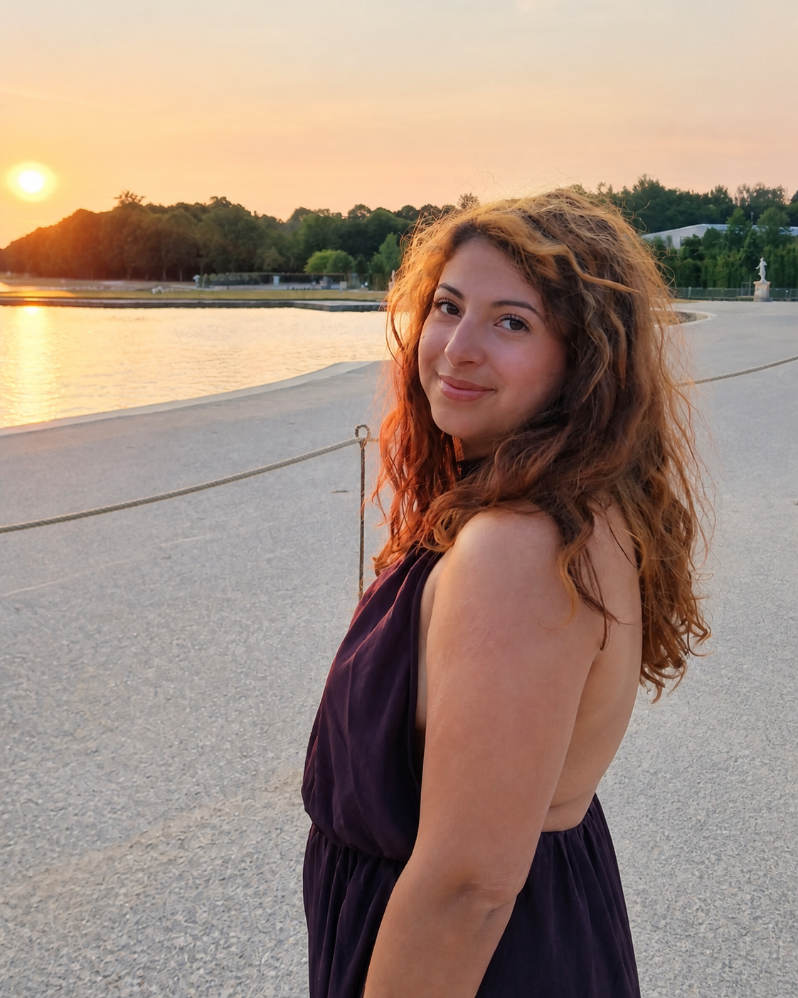 Sarah, animal portrait artist, at sunset in Versailles